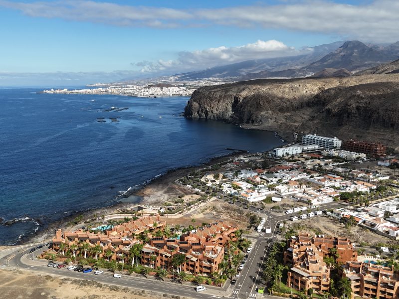 Arona Ayuntamiento, Menceyes Properties, Bahia Beach Club, Ocean Beer, Participación y Voluntariado Ambientales de Tenerife, and Cabildo Tenerife